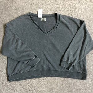 American Eagle v-neck